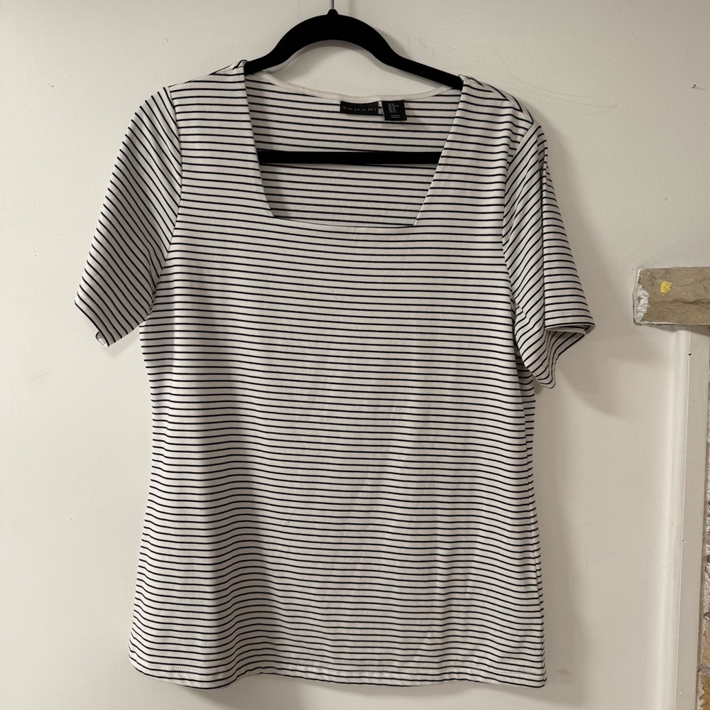 Tahari White and Black Striped Fitted Short Sleeve Tee